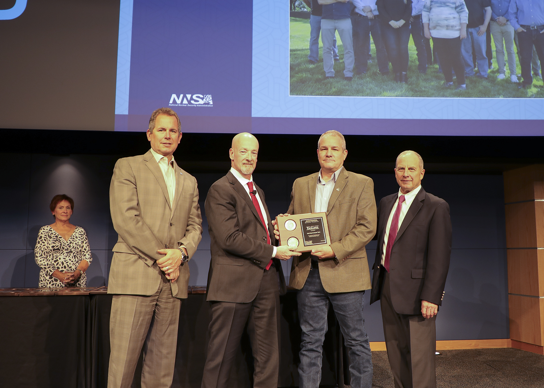 Laros receives award at DPA of Excellence Ceremony